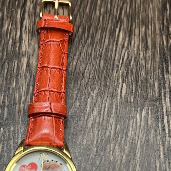 I Love Lucy Lucille Ball Watch Women 31mm Gold Tone Red Leather Band New Battery - Picture 3 of 11
